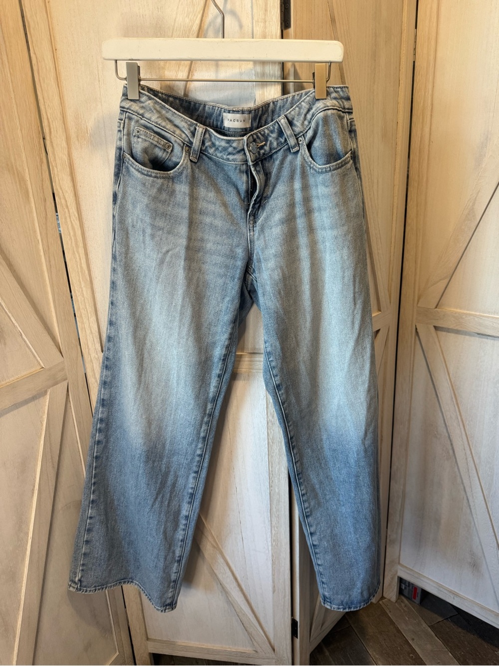 Pac Sun Light Wash Straight wide Leg Jeans Zoe low rise girlfriend size 28